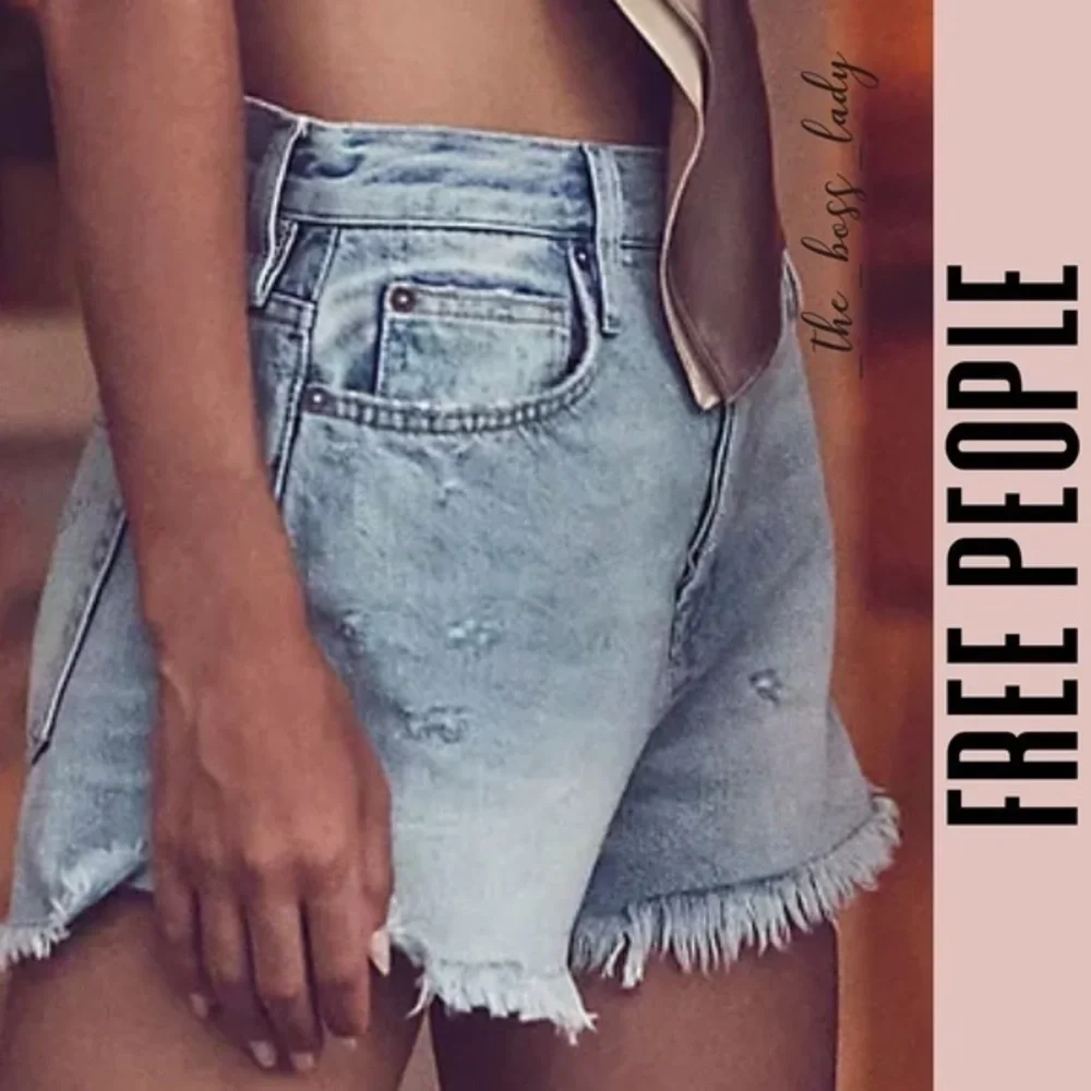 NEW FREE PEOPLE shorts denim distressed